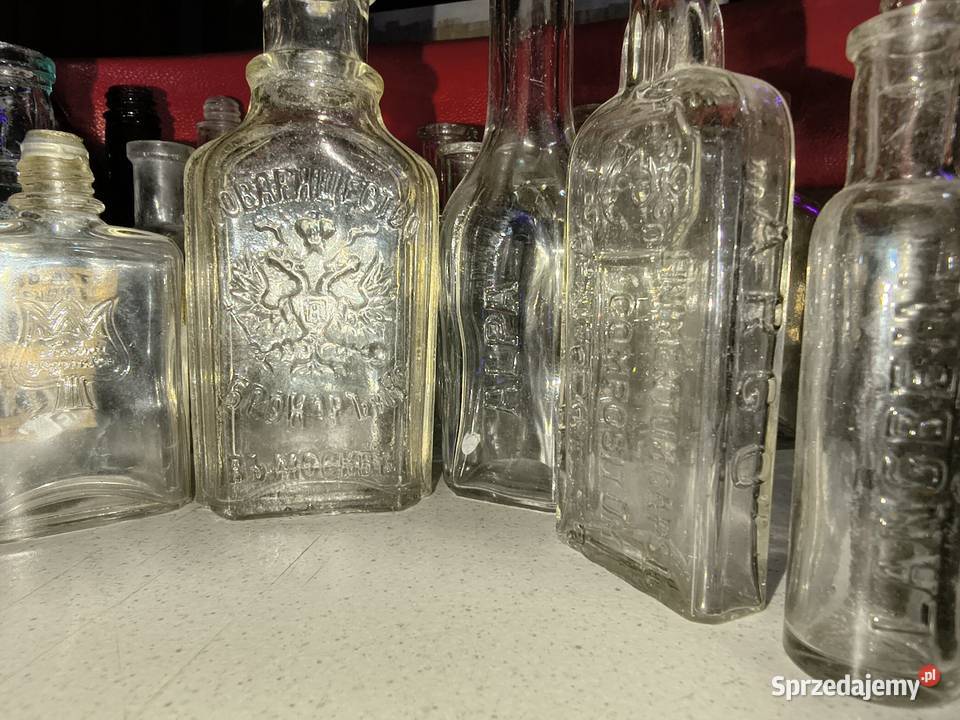 23 sztuki sygnowanych buteleczek Suwałki