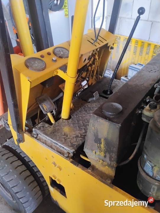 Wózek widłowy rak Sienno