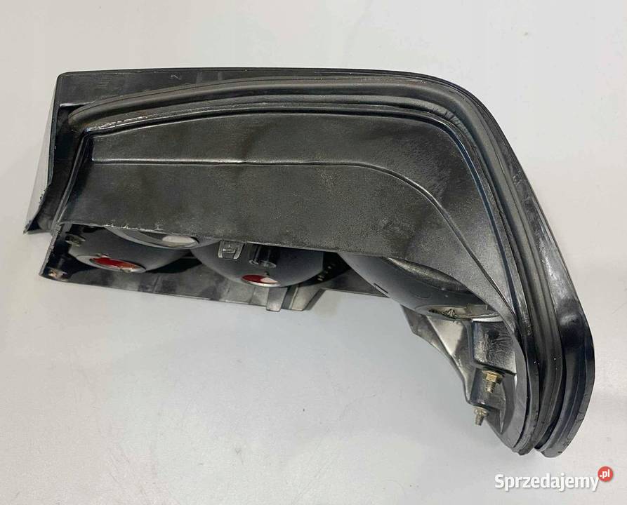 MercedesBenz E W124 Lampa tylna Hella Lewa osobowe Lampy tylne Łagiewniki sprzedam