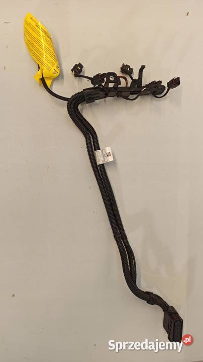 WIĄZKA WTRYSKIWACZY BMW F21 8635812