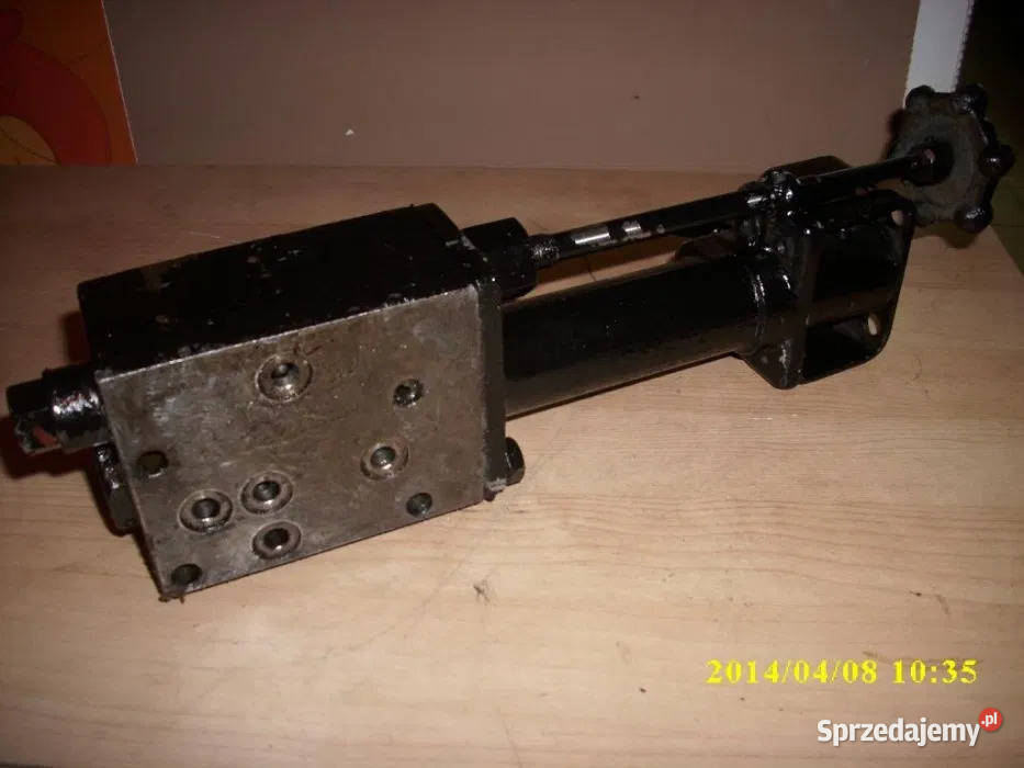Rozdzielacz hydrauliczn c330 c328 c360 gwarancja Pozostałe Części Kartuzy sprzedam