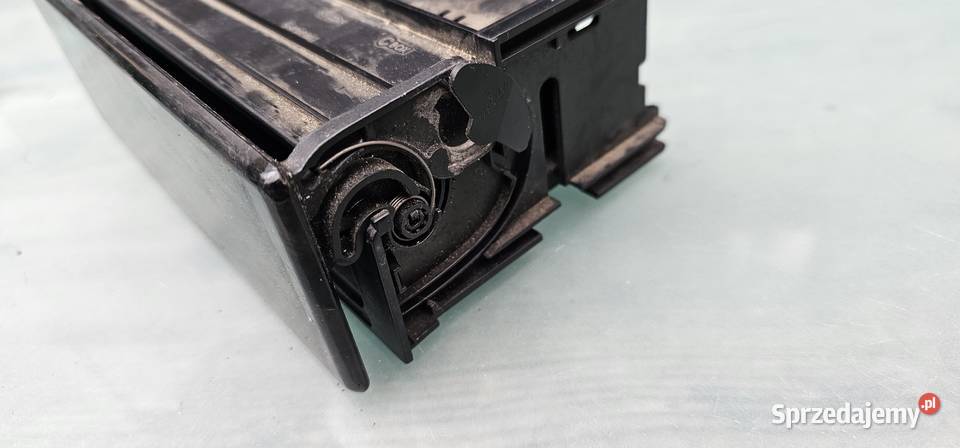 Schowek pod radio drewno mercedes w210 Rok produkcji 1998 sprzedam