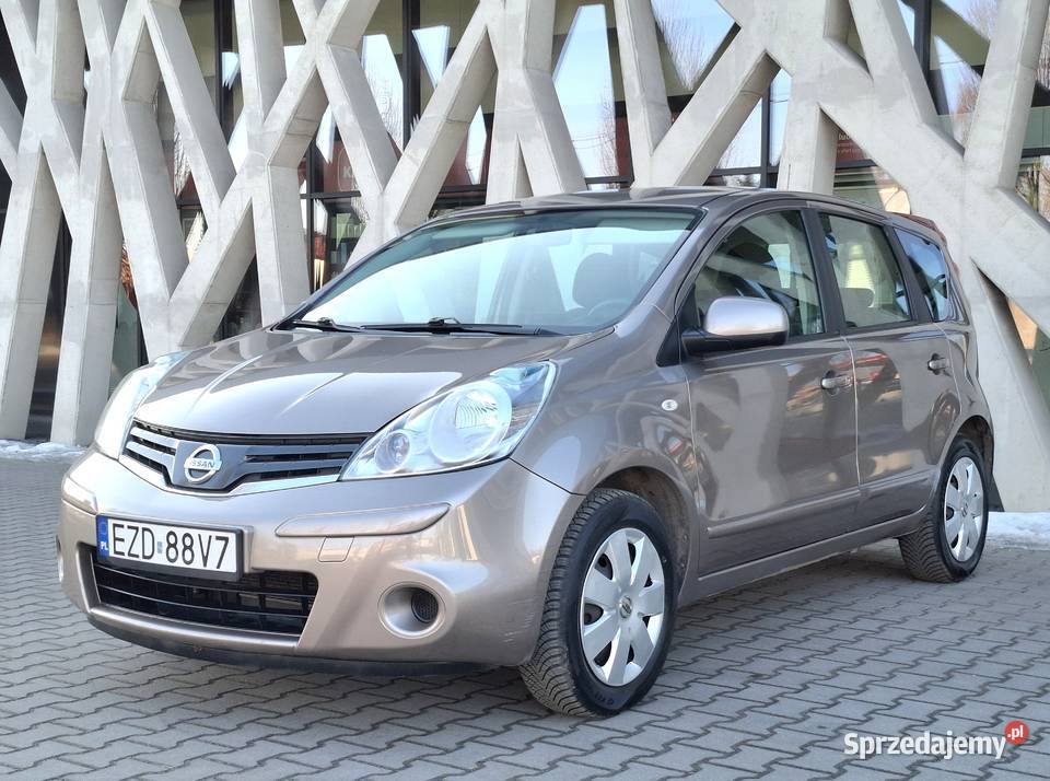 Nowe opony kamera cofania sprawna klima