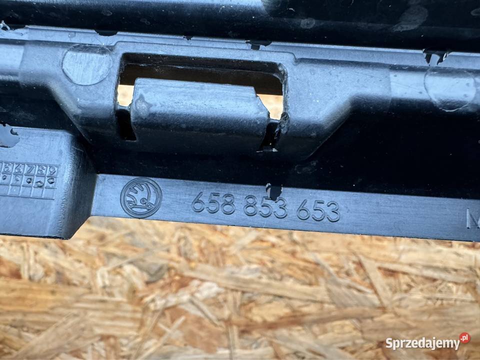 Grill atrapa chłodnicy skoda kamiq 658 19 czarny