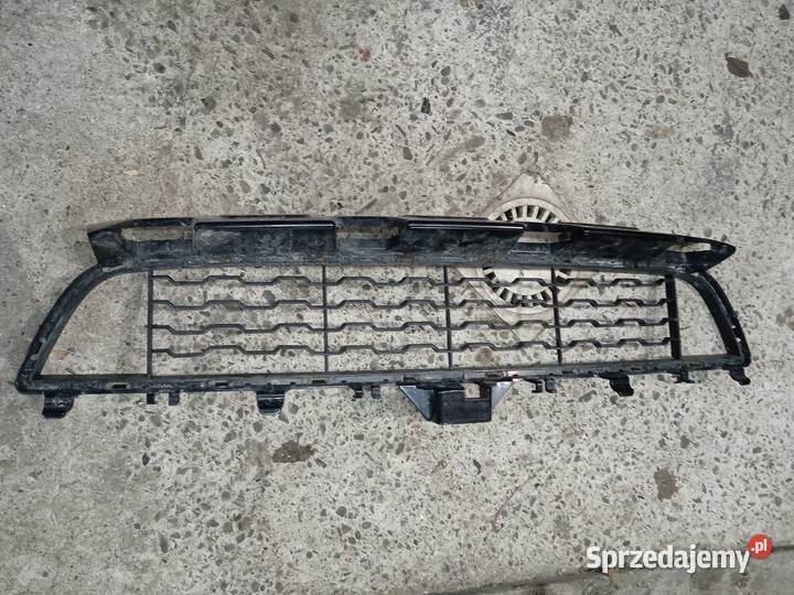 KRATKA ŚRODKOWA ZDERZAKA BMW 4 F32 F33 M PAKIET Przemyśl