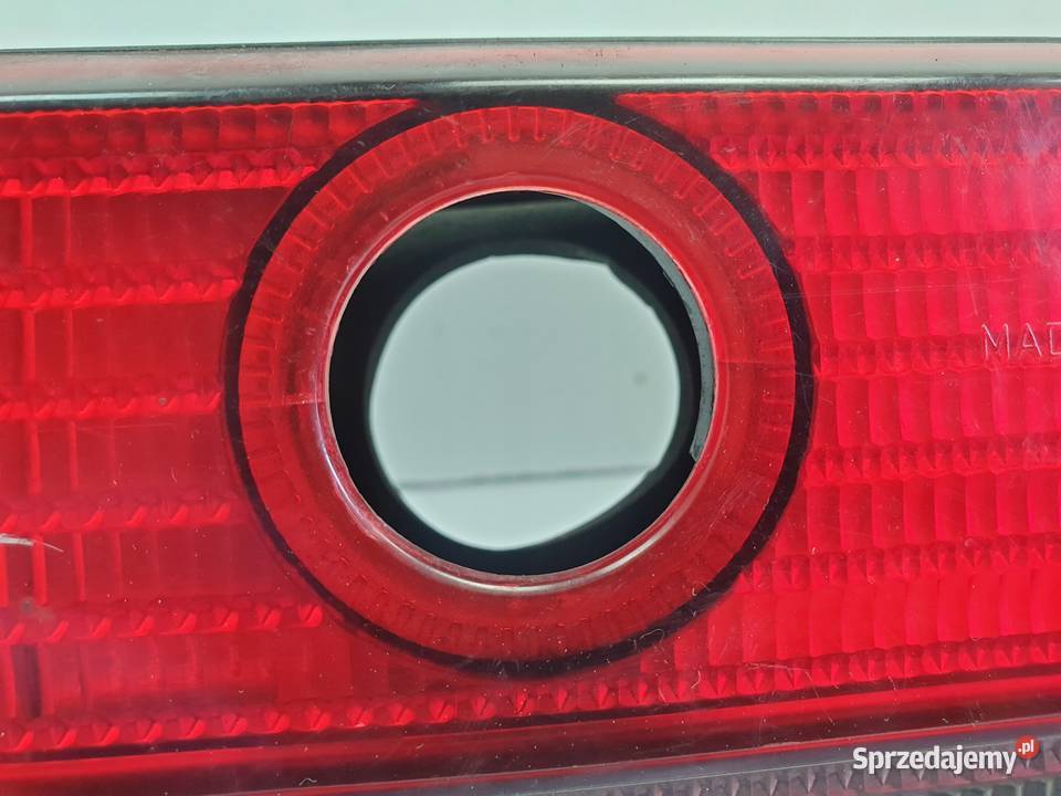 LAMPA Prawy VW Passat B4 sedan TYLNA tył Rudka