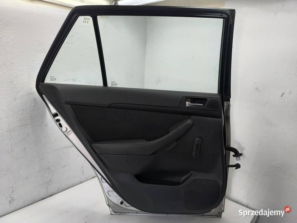 DRZWI LEWY TYŁ TOYOTA AVENSIS II T25 KOMBI wielkopolskie sprzedam