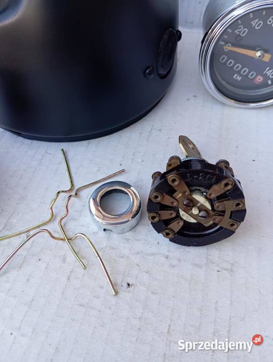 LAMPA WOSCHOD KOWROWIEC K175 K175A IŻ ORYGINALNA opolskie Niemodlin