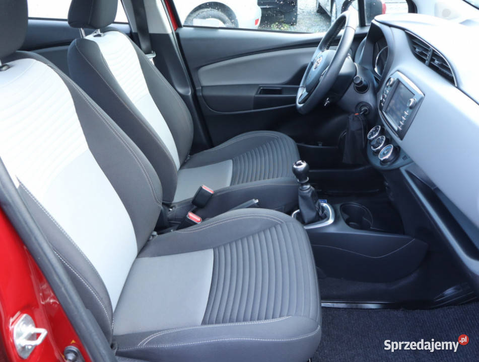 Toyota Yaris 15 Dual VVTi asystent pasa ruchu Piaseczno