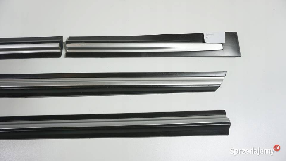 LISTWA DRZWI PRAWA LEWA INFINITI QX70 FX35 USA Karoseria wielkopolskie Nowy Tomyśl sprzedam