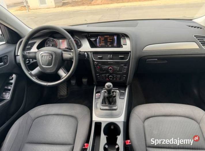 Audi A4 B8 kombi 20 tdi xenon 275000km A4