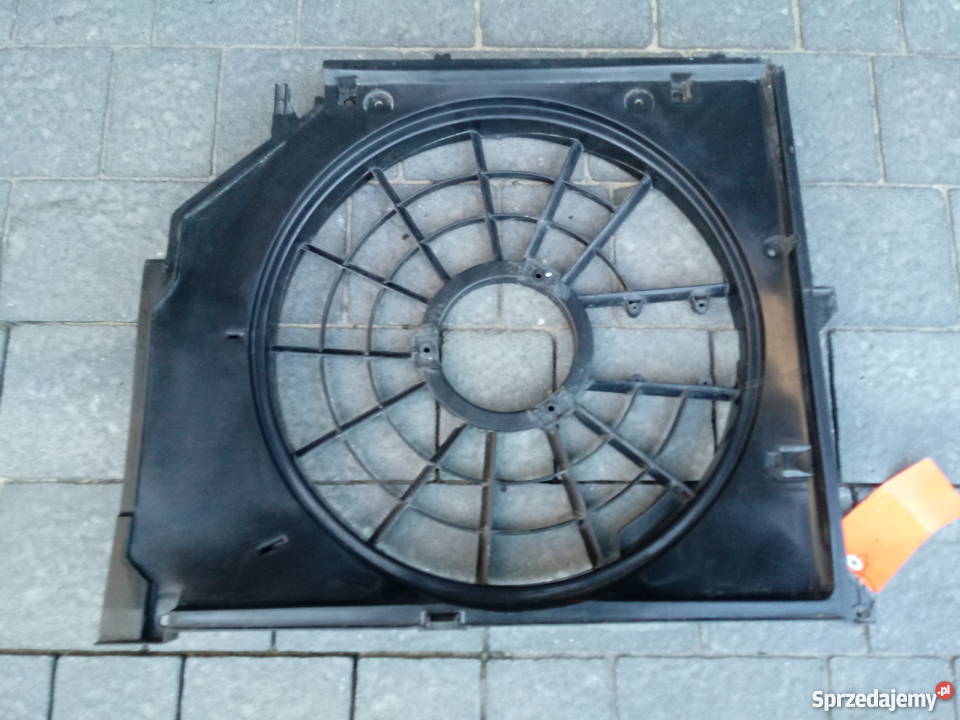 Obudowa wentylatora BMW E 46 320D318 Rok produkcji 2000 świętokrzyskie
