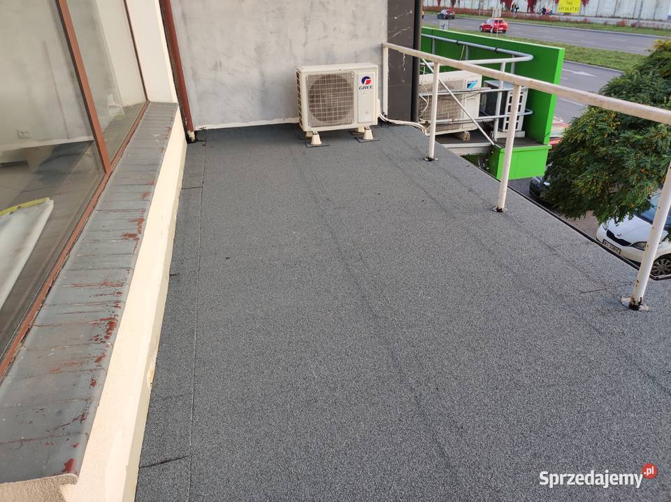 krycie dachów płaskich papą usługa