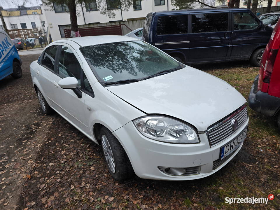 Sprzedam auto Fiat Linea Dynamic z fabryczną Samochody osobowe Wrocław