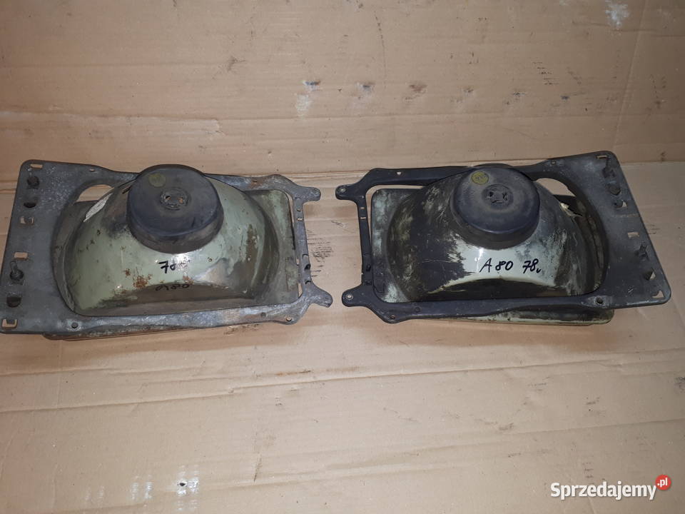 Reflektor Audi 80 B1 z 1978r Miedźna