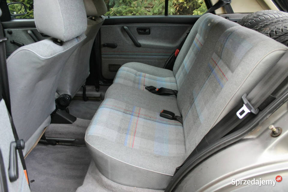 Volkswagen Golf Benzyna 5 drzwi Oldtimer 1988 II