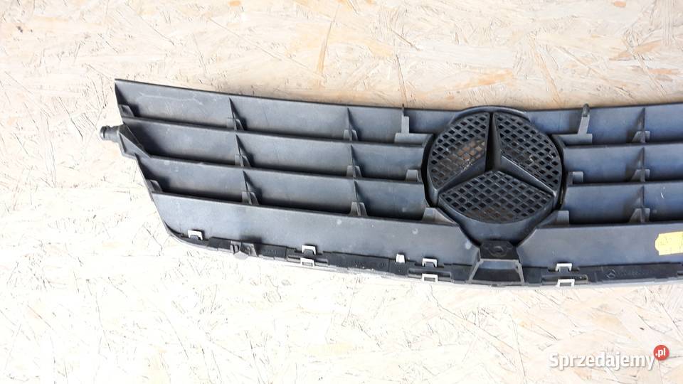 MERCEDES CKLASA 203 GRILL ATRAPA ZDERZAKA PRZÓD Zatom Stary