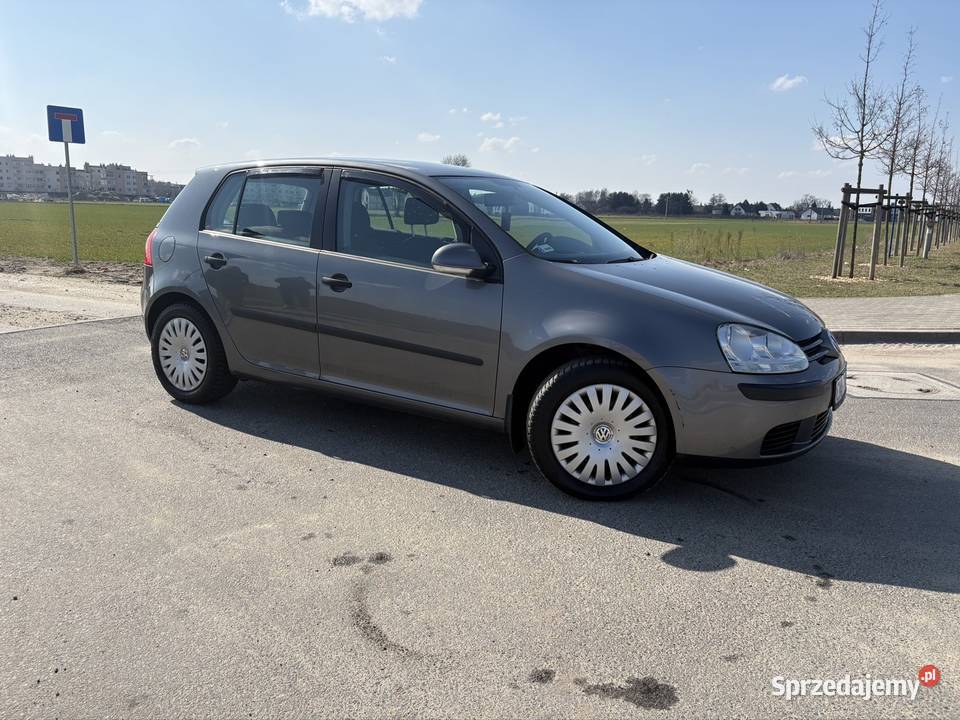 Piękny GOLF V 14fsi immobilizer