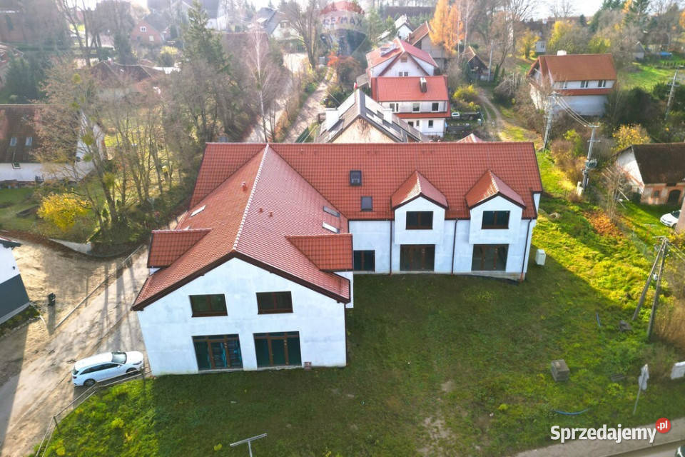 Budynek usługowy z pięcioma mieszkaniami Klebark Wielki