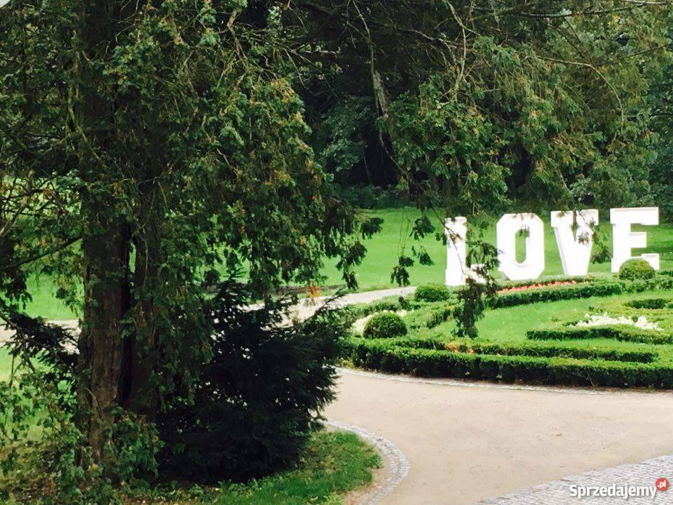 Duży podświetlany napis LOVE