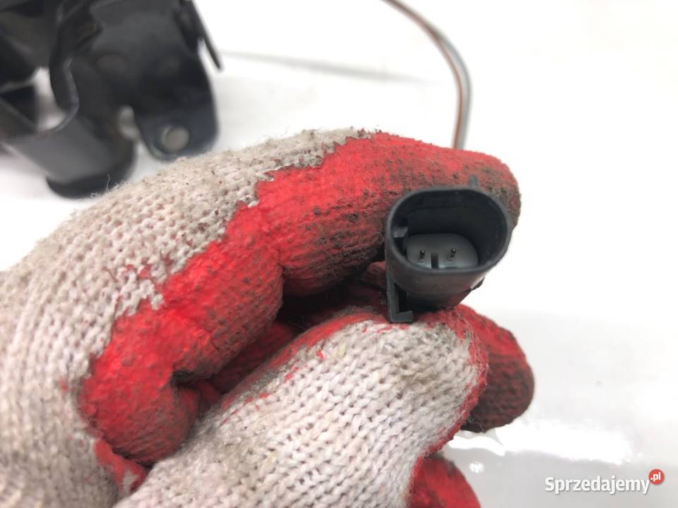 ZAMEK MASKI PRAWY MERCEDES C215 Hatchback sprzedam