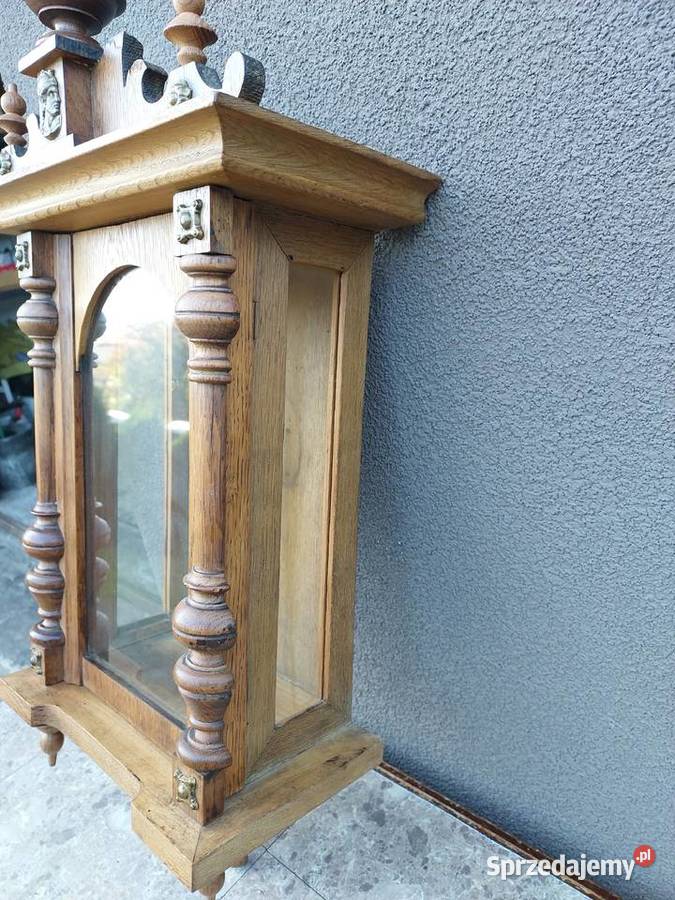 Szafka witrynka kapliczka ze skrzyni starego