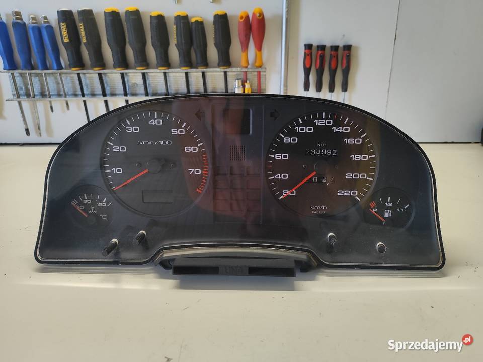 Licznik UN4 Audi 80 20 ABT ABK 233 Lututów