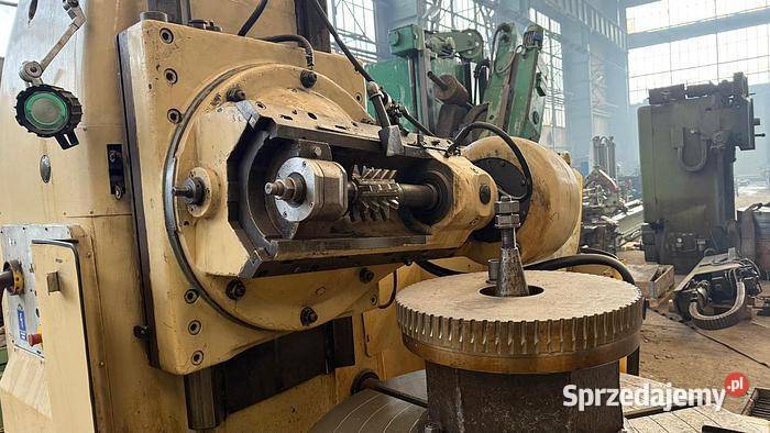Frezarka do kół zębatych Stankoimport 5K328A Produkcja Tarnowskie Góry