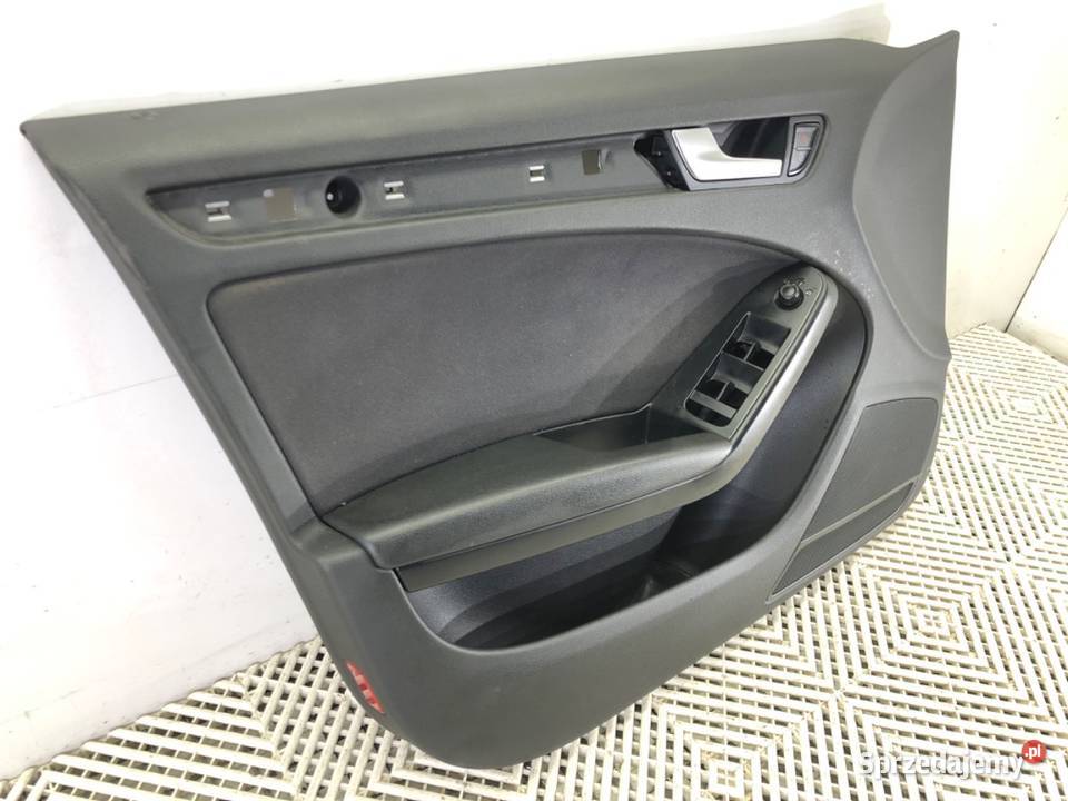 BOCZEK DRZWI LEWY PRZÓD AUDI A4 B8 Kombi 0715 osobowe podkarpackie