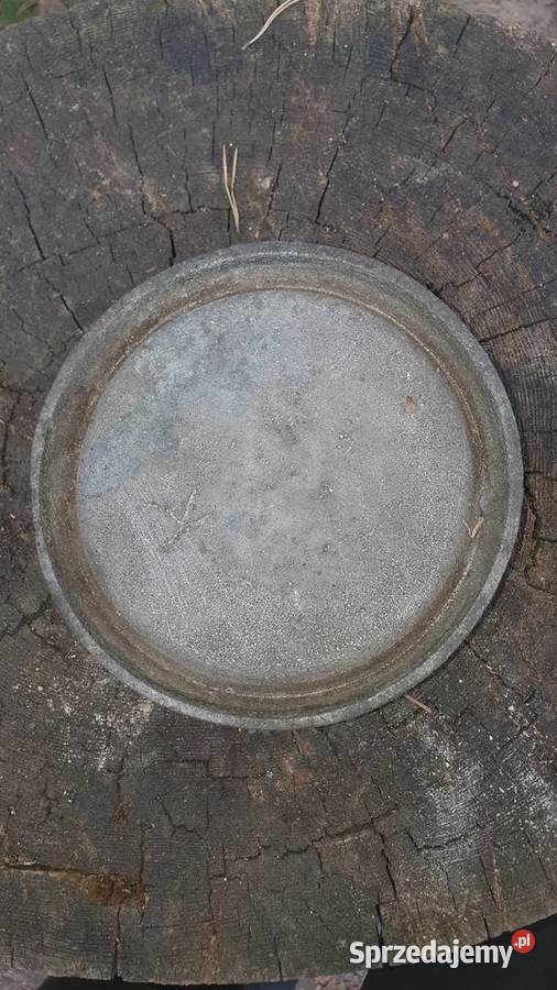 Popielnica metalowa żeliwna Strzegom 1952