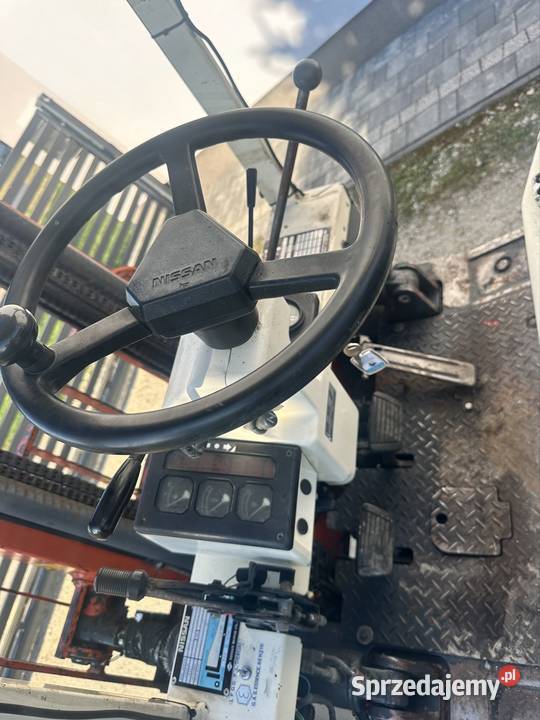 Wozek widlowy Nissan 15t 33m lpg automat Wózki widłowe Rząśnia