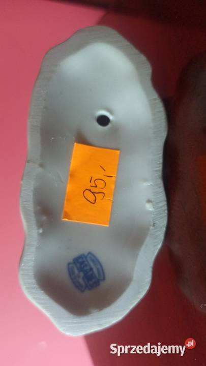 Figurka Niemowlak z Misiem Bez sygnatury Gdańsk