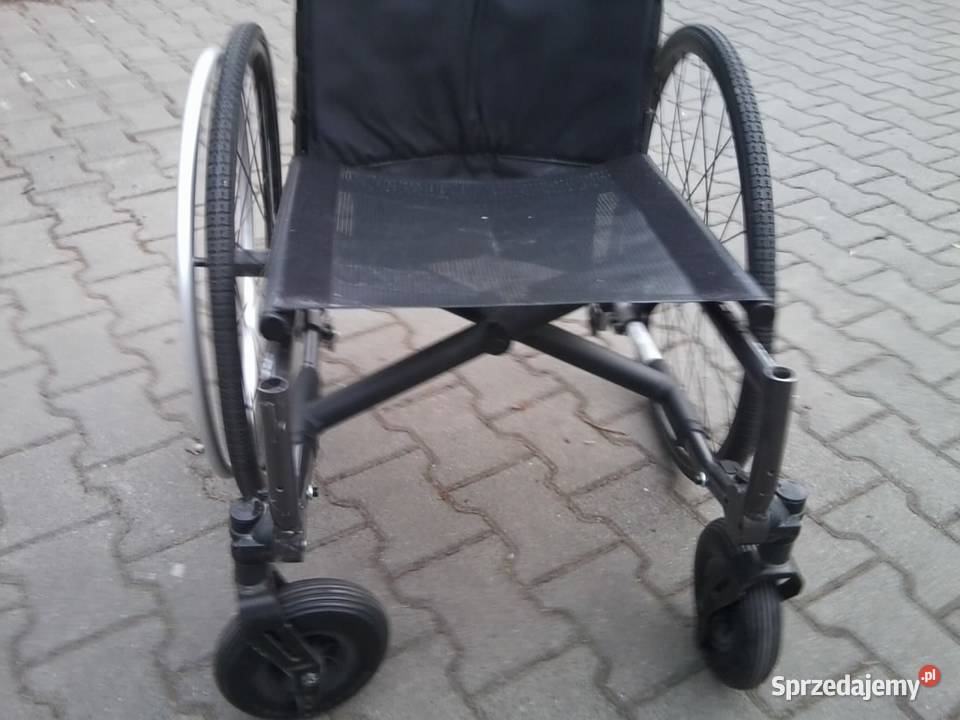 Sprzedam lekki wózek inwalidzi lecz niekompletny Sprzęt rehabilitacyjny i ortopedyczny śląskie Knurów