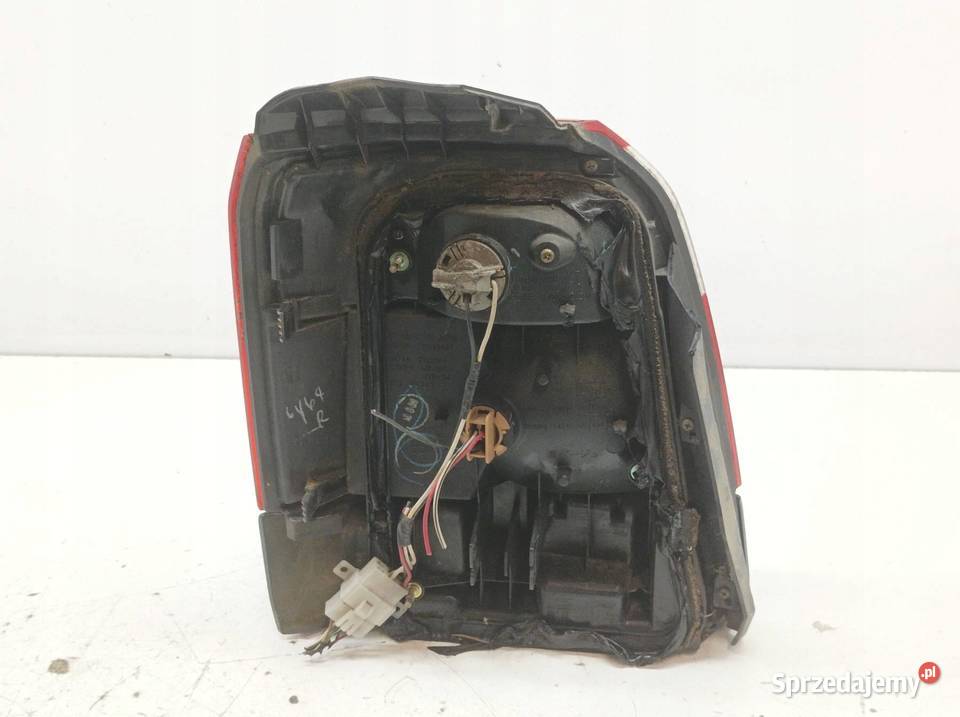 LAMPA TYŁ PRAWA LIFT Subaru Forester I 19972002 Rok produkcji 2001