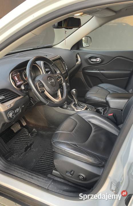 Jeep Cherokee 4x4 LPG hak Łomża