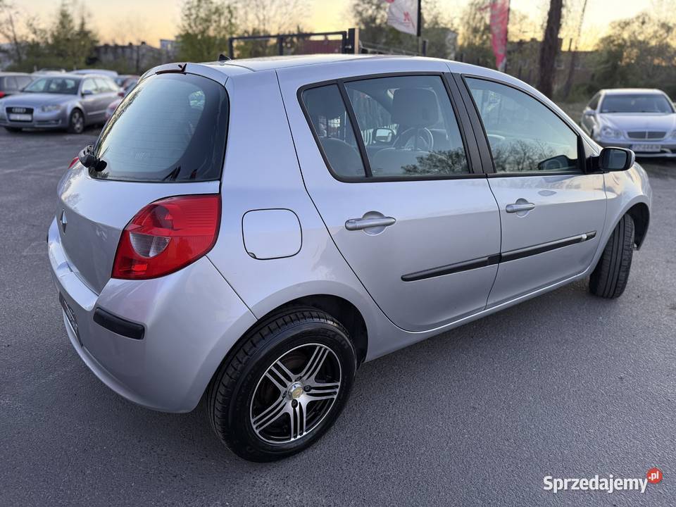 Renault Clio 166 Przebiegu 2005 Klima 5Drzwi elektryczne lusterka