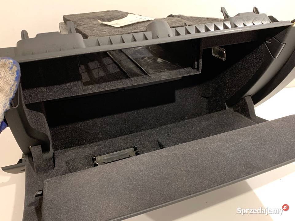 SCHOWEK PASAŻERA AUDI A3 8V SedanLimuzyna podkarpackie