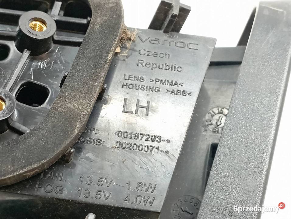 LAMPA TYŁ W KLAPĘ LEWA KOMBI Skoda Superb III