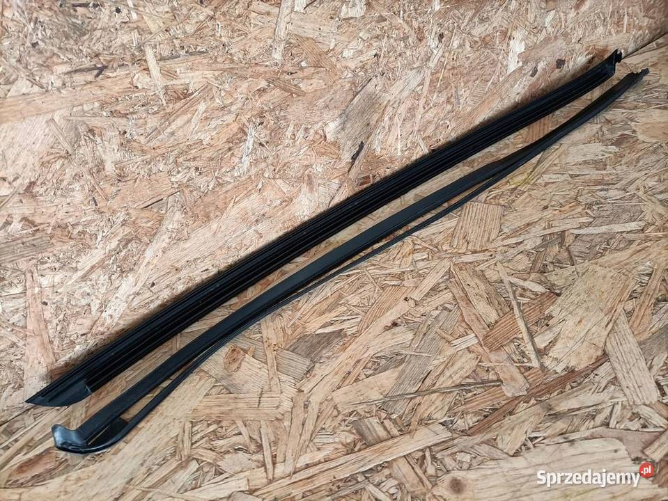 VOLVO XC60 LISTWA SZYBY CZOŁOWEJ LEWY PRZÓD Pleszew