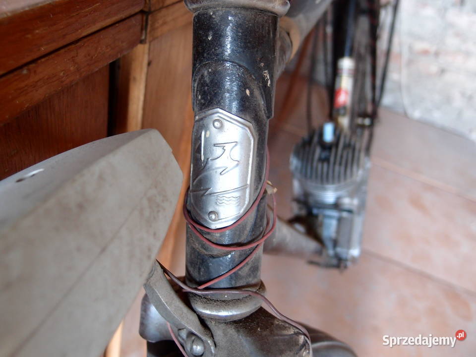 Zabytkowy rower Ural z silnikiem spalinowym KO Łódź