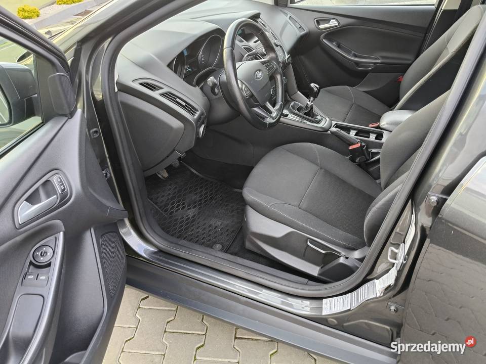Ford Focus nowe opony klima serwisie wym rozrząd ABS sprzedam