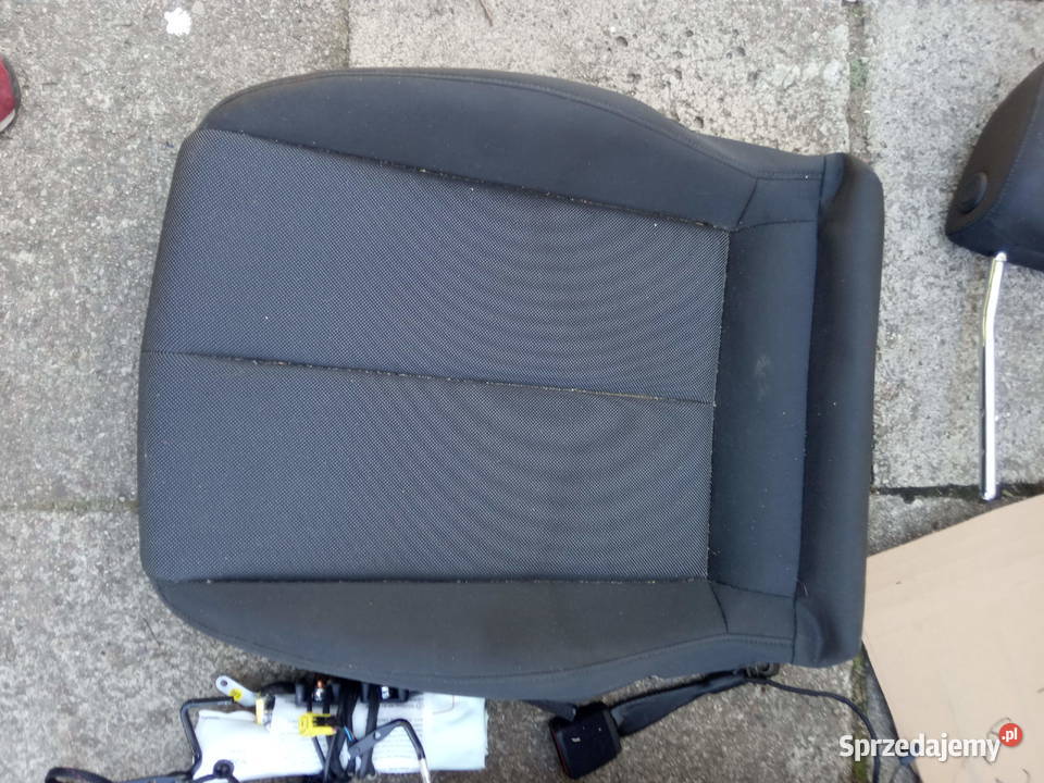 AUDI Q2 CZESCI FOTELA PRAWY