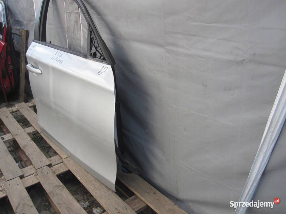 BMW E81 E87 LIFT 09r drzwi prawe przód sprzedam