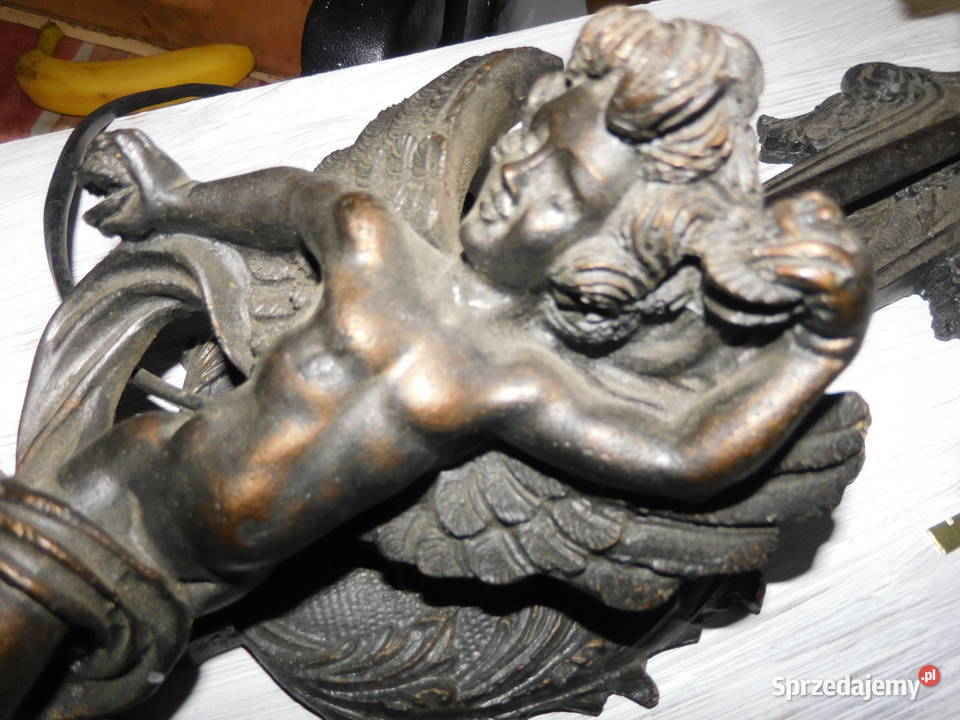 Kinkiet z amorkiem Oleśnica