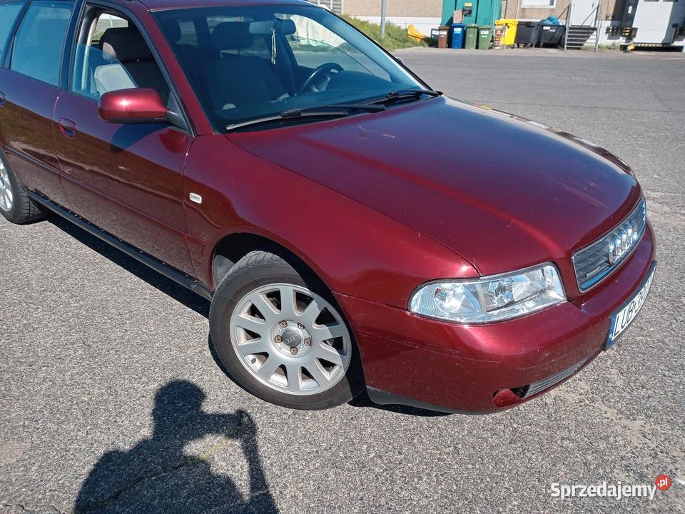Audi a4 b5 18 lpg Zadbana czerwony Lublin sprzedam