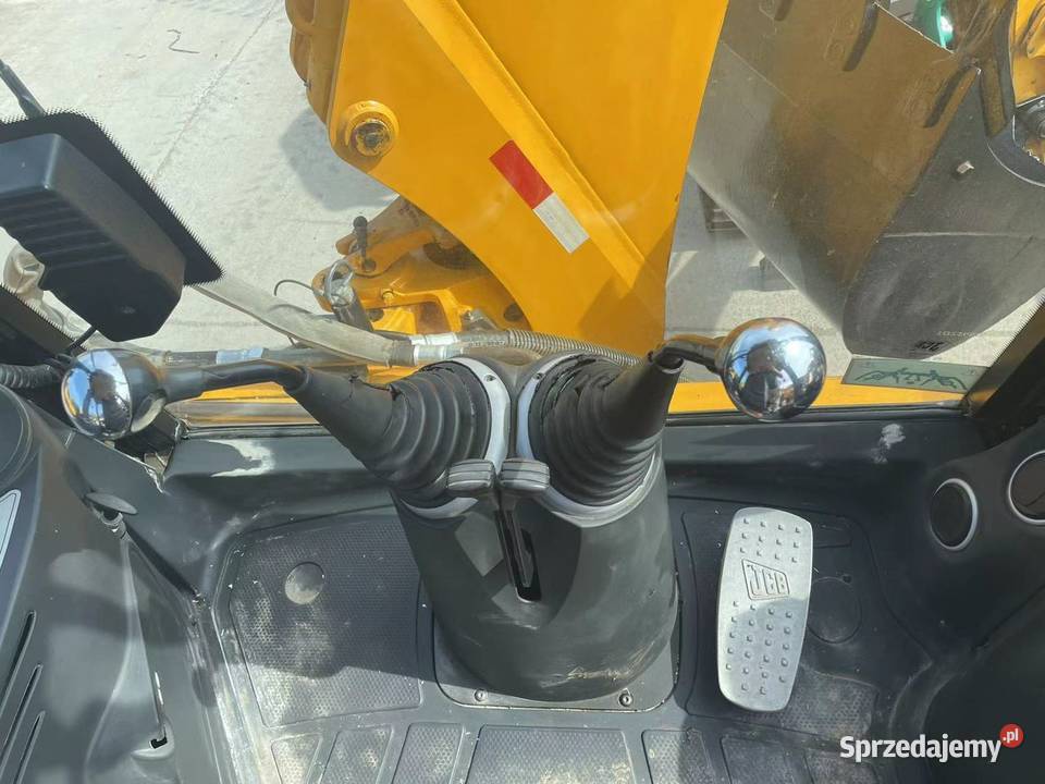 JCB 3 CX 2019 6700 mTH Maszyny budowlane Łopienno