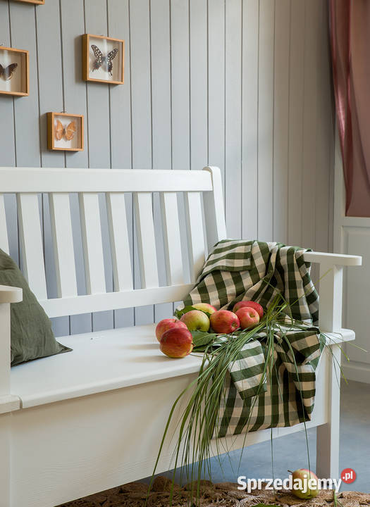 Drewniana ławka kuchenne ze schowkiem skrzynią