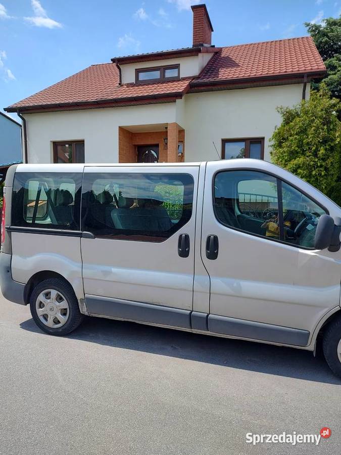 Renault trafic II 20 dCi 9 osobowy oryginalny sprzedam