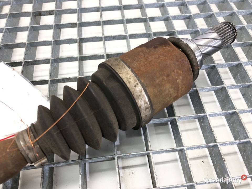 PÓŁOŚ PRAWY PRZÓD DACIA SANDERO II 12 73 PRZEGUB