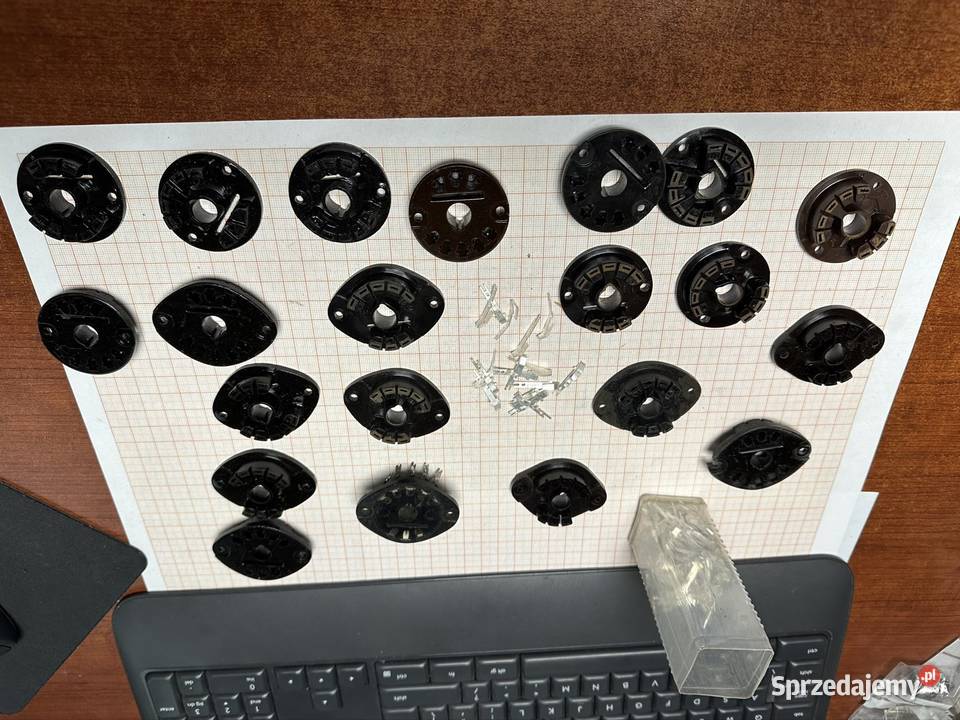 Podstawki lampy EF11EL155AZ12EF14i inne Y8A 21